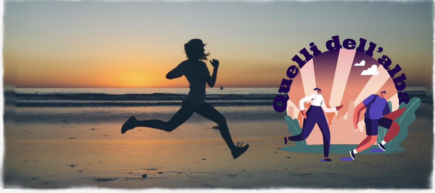 Runner in controluce sulla spiaggia al tramonto con il logo del team